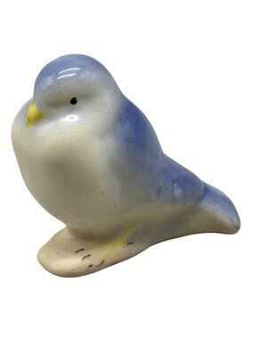 Vintage Ceramic Blue & White Chubby Bird Figurine 3.5" Tall READ